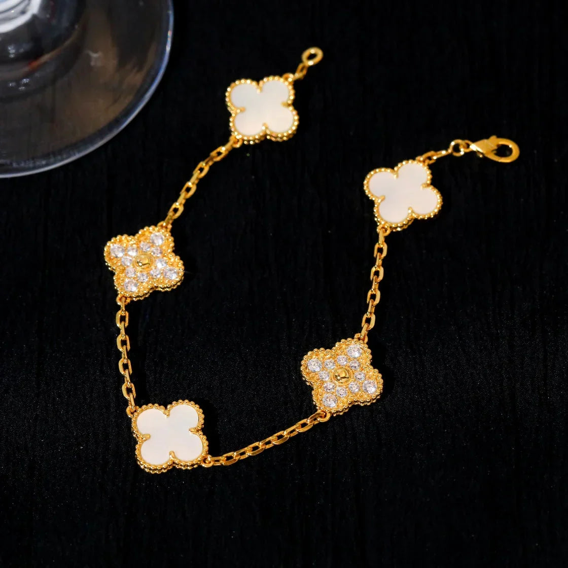 [Loco ]New CLOVER WHITE PEARL MOP 5 MOTIF BRACELET COLLECTION