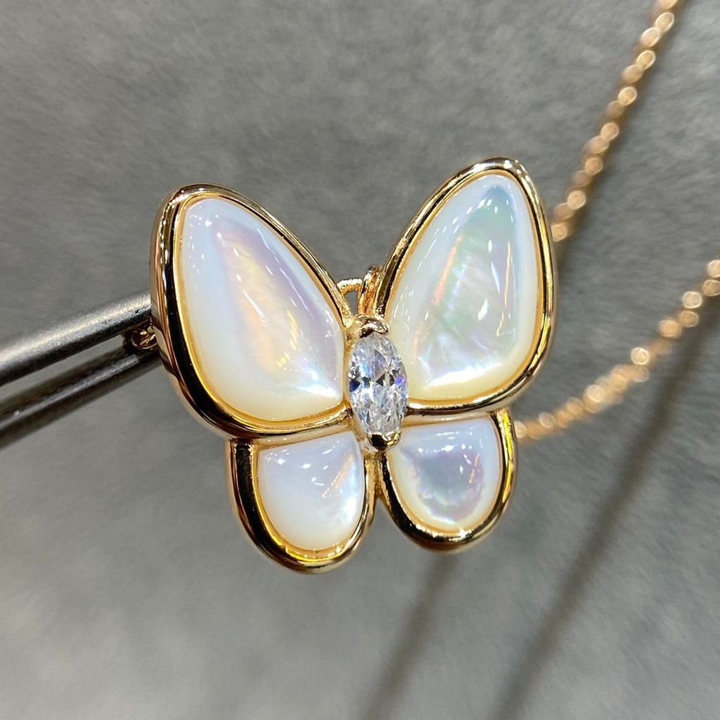 Loco BUTTERFLY MOP DIAMOND NECKLACE