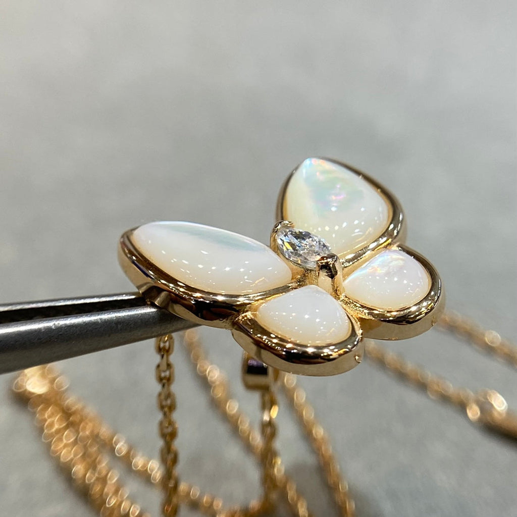 Loco BUTTERFLY MOP DIAMOND NECKLACE
