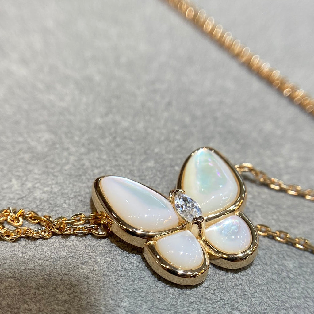 Loco BUTTERFLY MOP DIAMOND NECKLACE