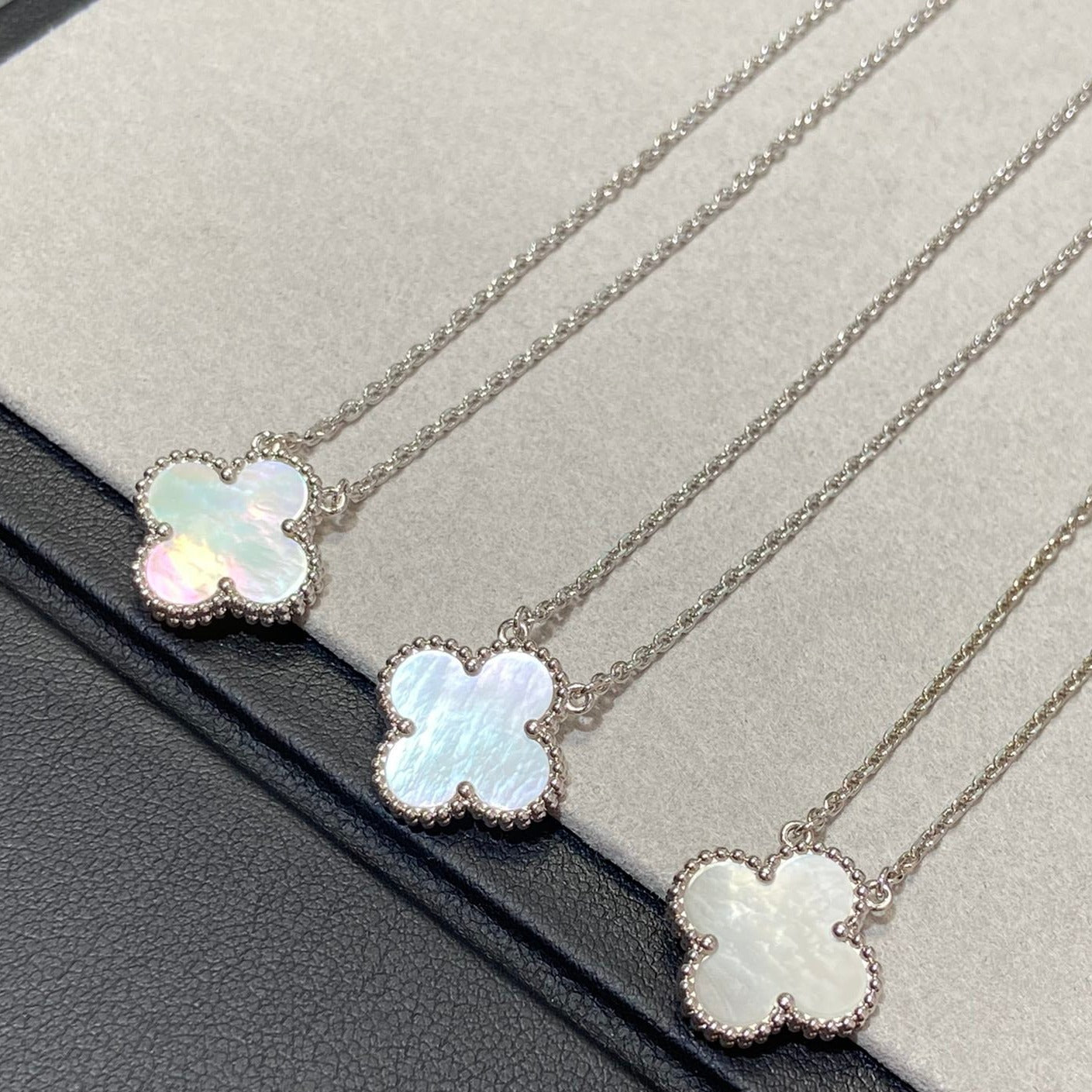 Loco CLOVER MEDIUM SILVER WHITE MOP NECKLACE