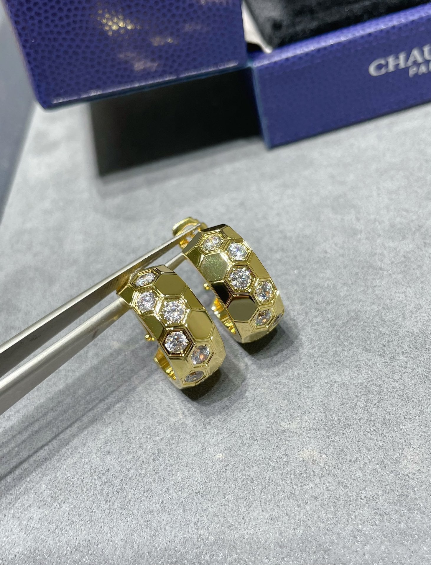 Loco BEE LOVE DIAMOND HOOP EARRINGS