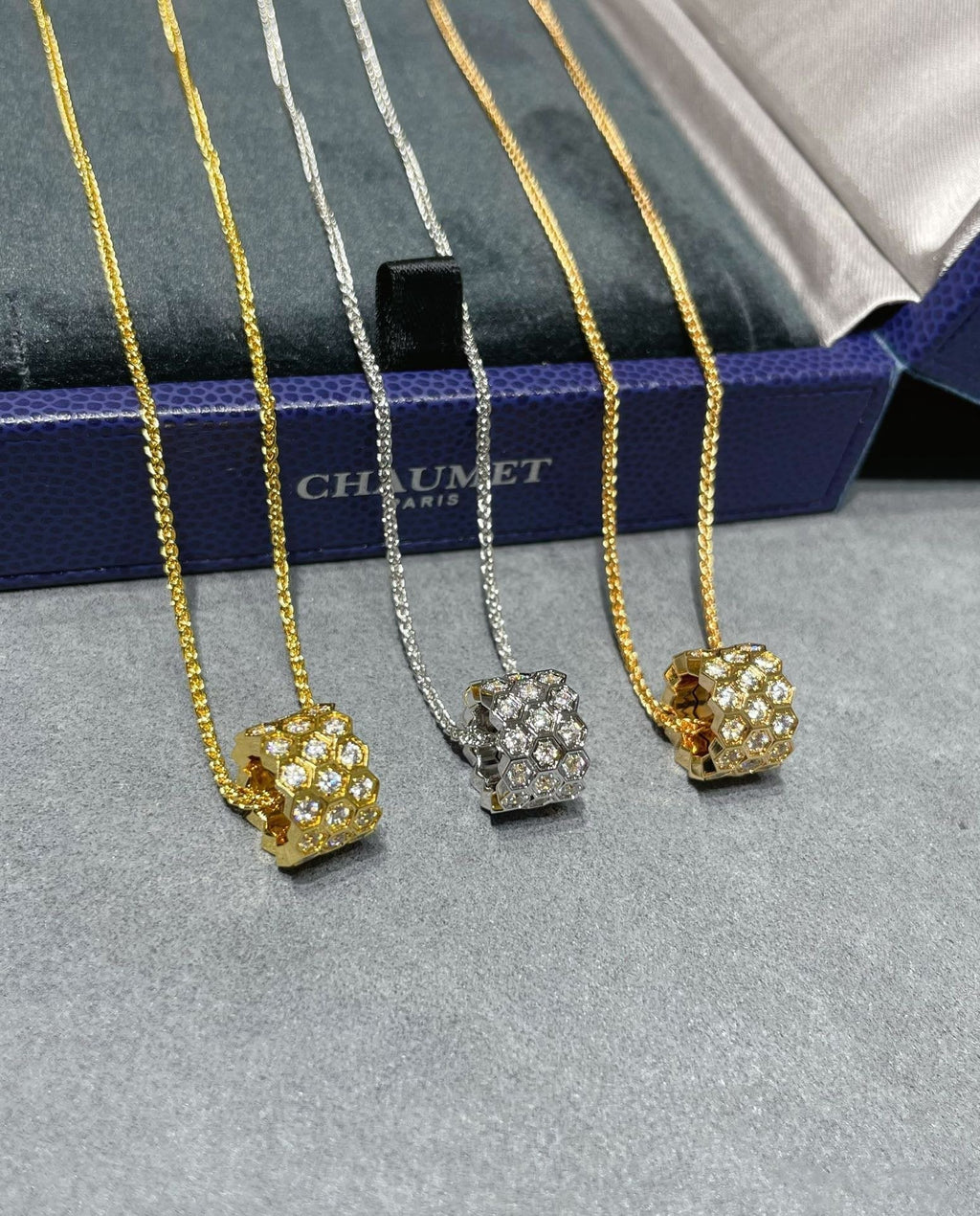 Loco BEE LOVE DIAMOND PAVED 3 ROW NECKLACE