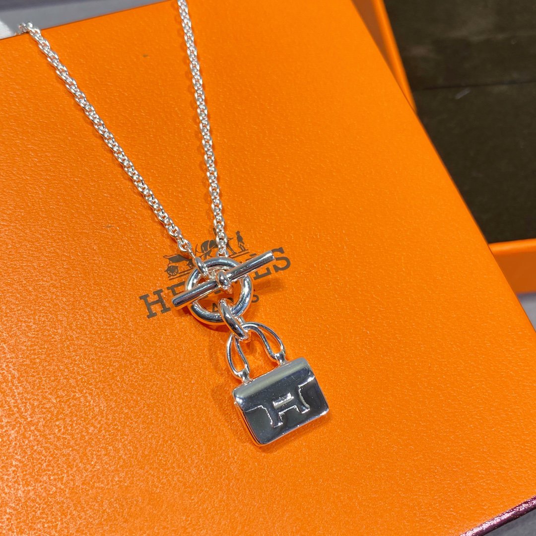 Loco CONSTANCE PEDANT SILVER NECKLACE