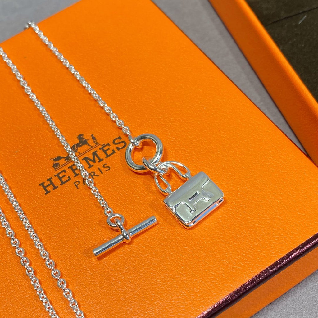 Loco CONSTANCE PEDANT SILVER NECKLACE