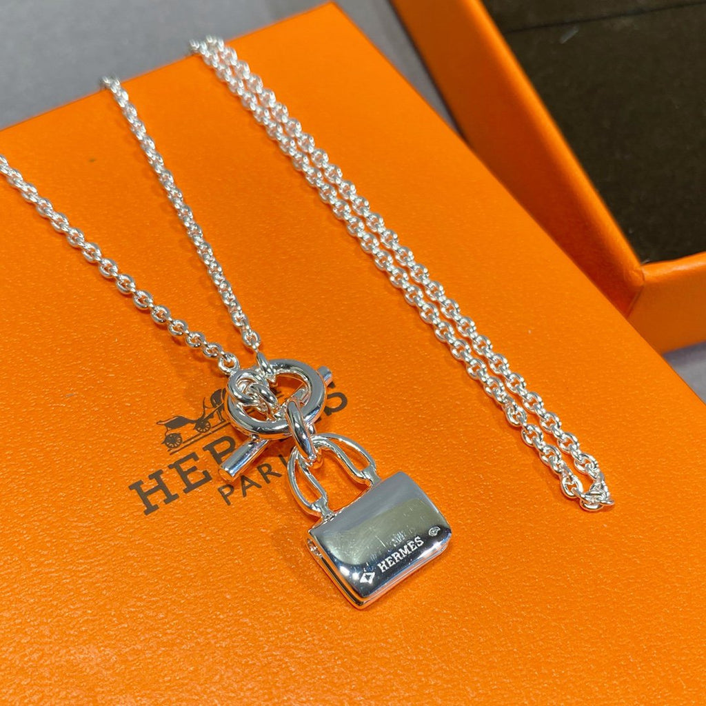 Loco CONSTANCE PEDANT SILVER NECKLACE