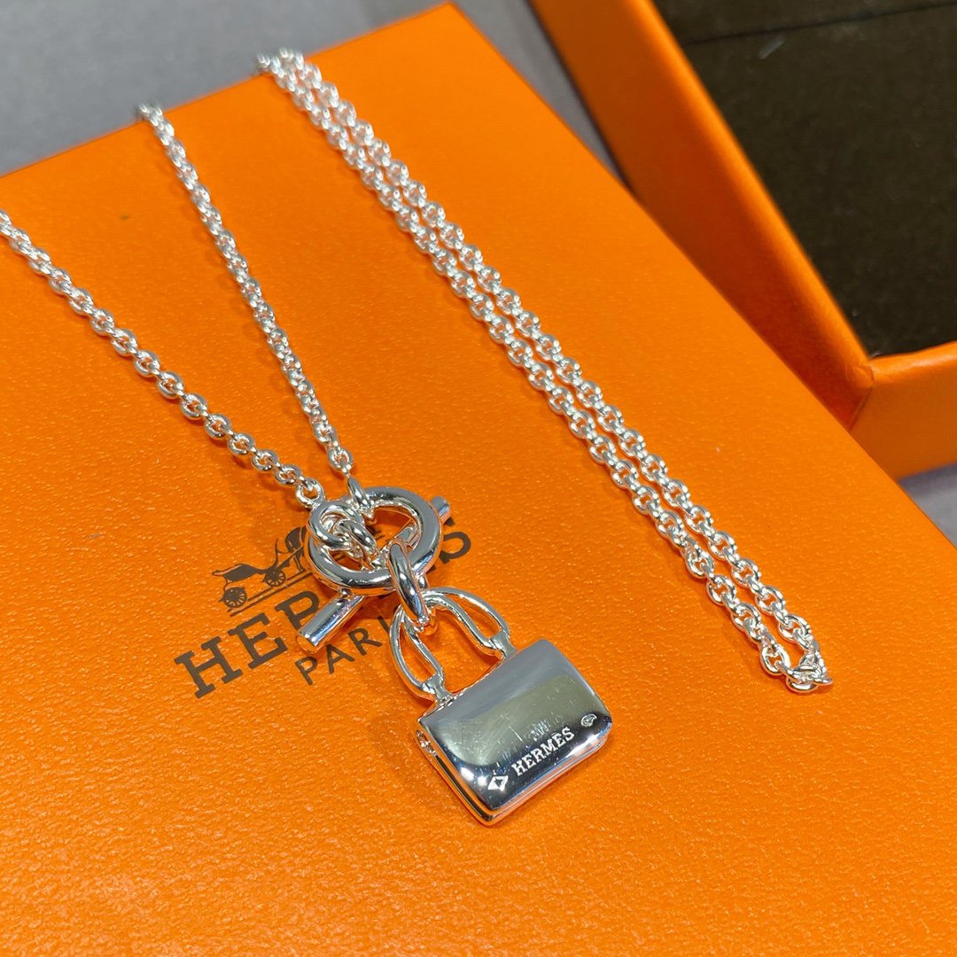 Loco CONSTANCE PEDANT SILVER NECKLACE