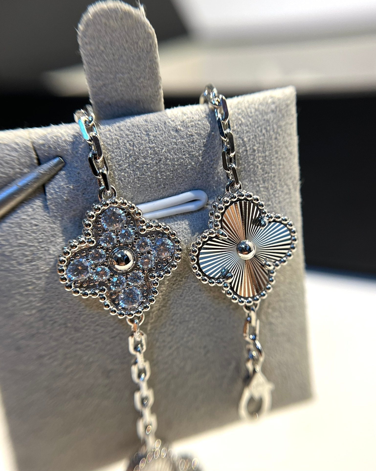 [Loco ]New  CLOVER 5 MOTIF LASER BRACELET COLLECTION