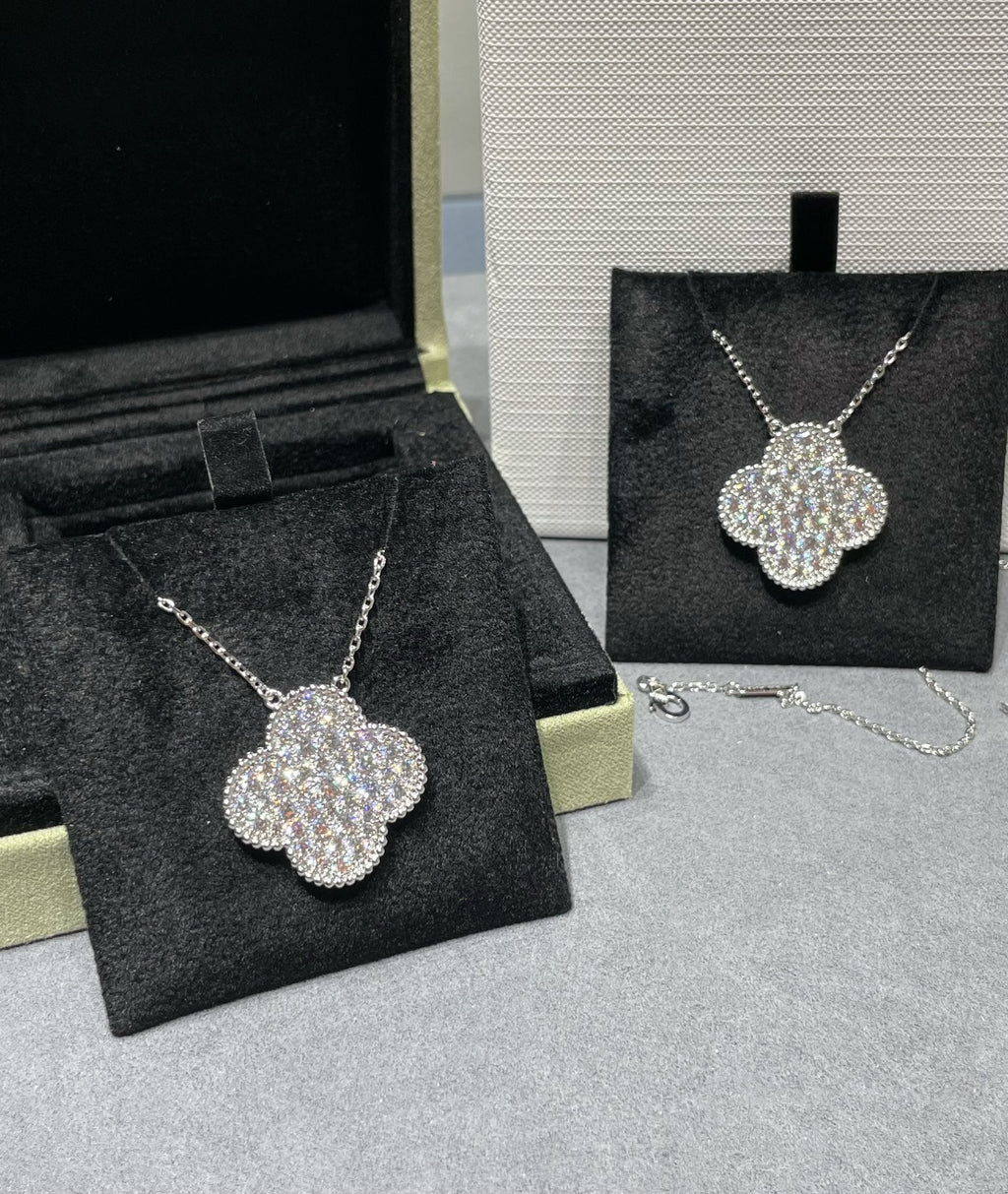 Loco CLOVER 25MM LARGE PENDANT DIAMOND PAVED SILVER NECKLACE