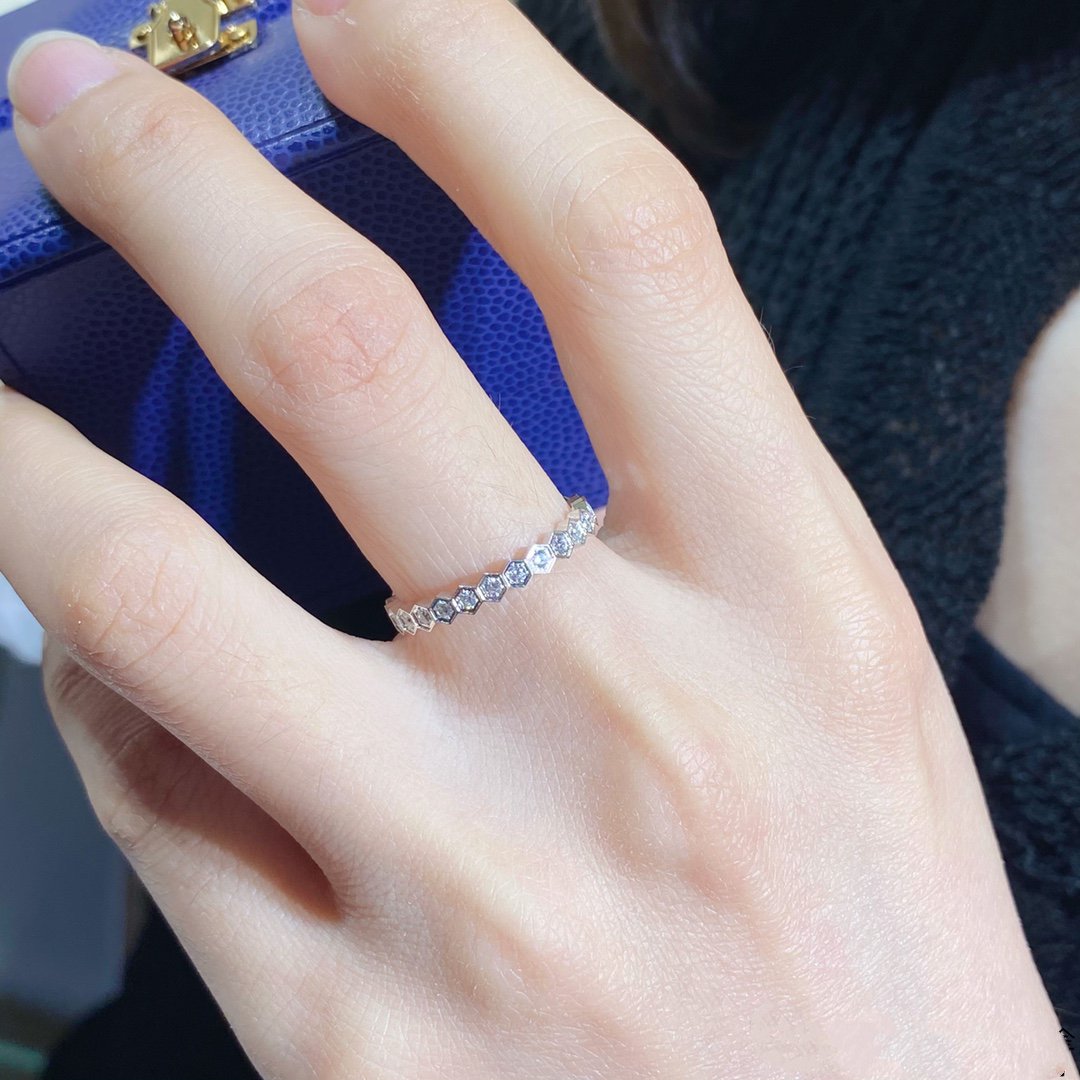 Loco BEE LOVE DIAMOND PAVED SMALL RING