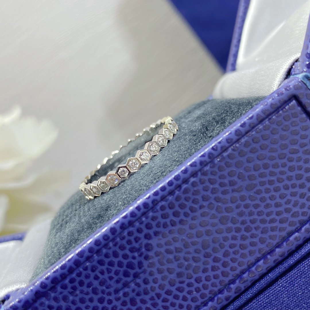 Loco BEE LOVE DIAMOND PAVED SMALL RING