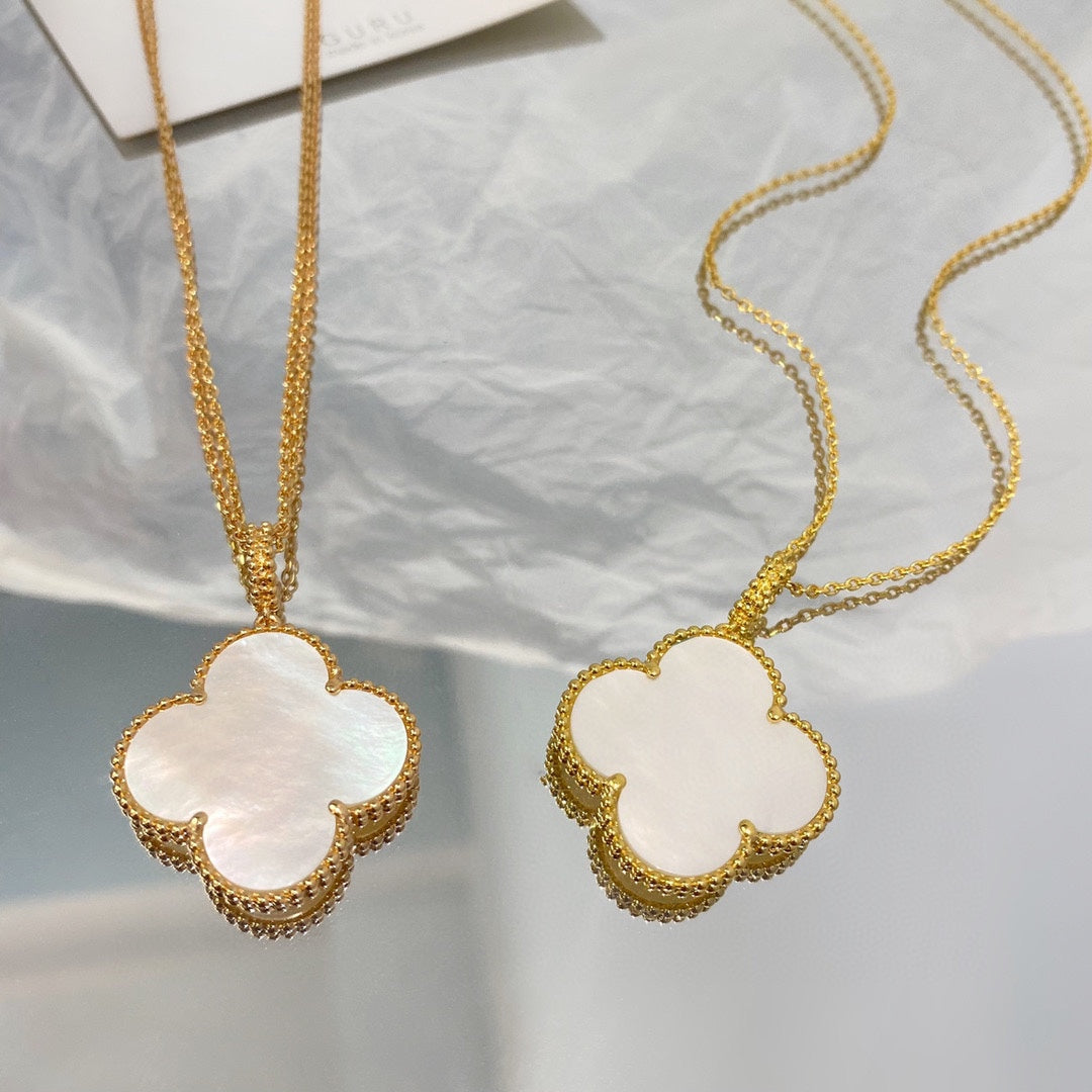 Loco CLOVER 25MM MOP LARGE PENDANT NECKLACE