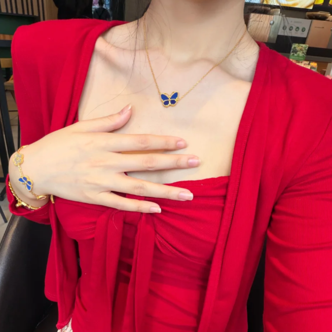 [Loco ] 2026 BUTTERFLY BLUE   NECKLACE