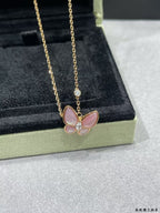 [Loco ] BUTTERFLY PINK MOTHER-OF-PEARL DIAMOND NECKLACE