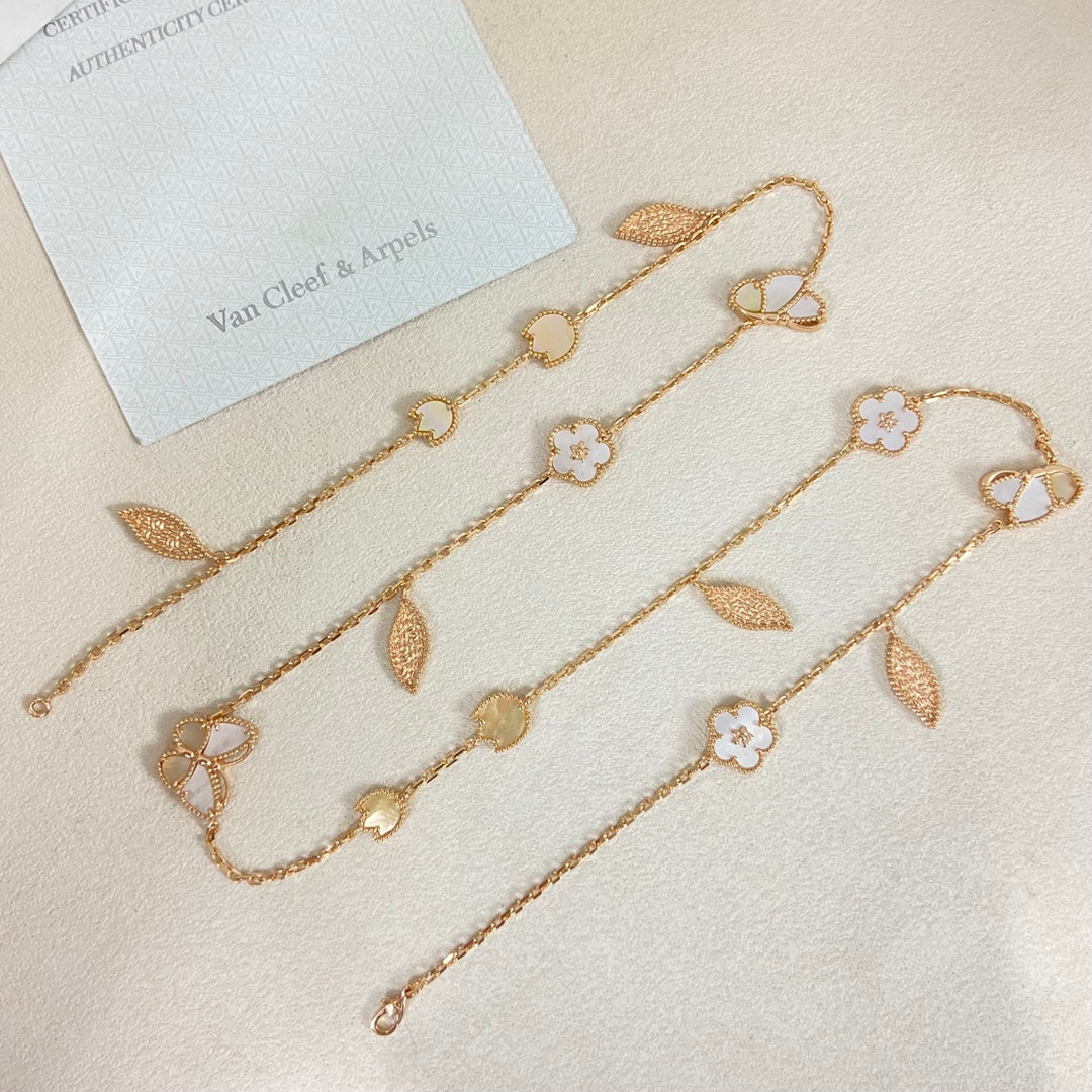 [Loco ] 26 NEW CLOVER LUCKY LIGHT YELLOW AND WHITE SET