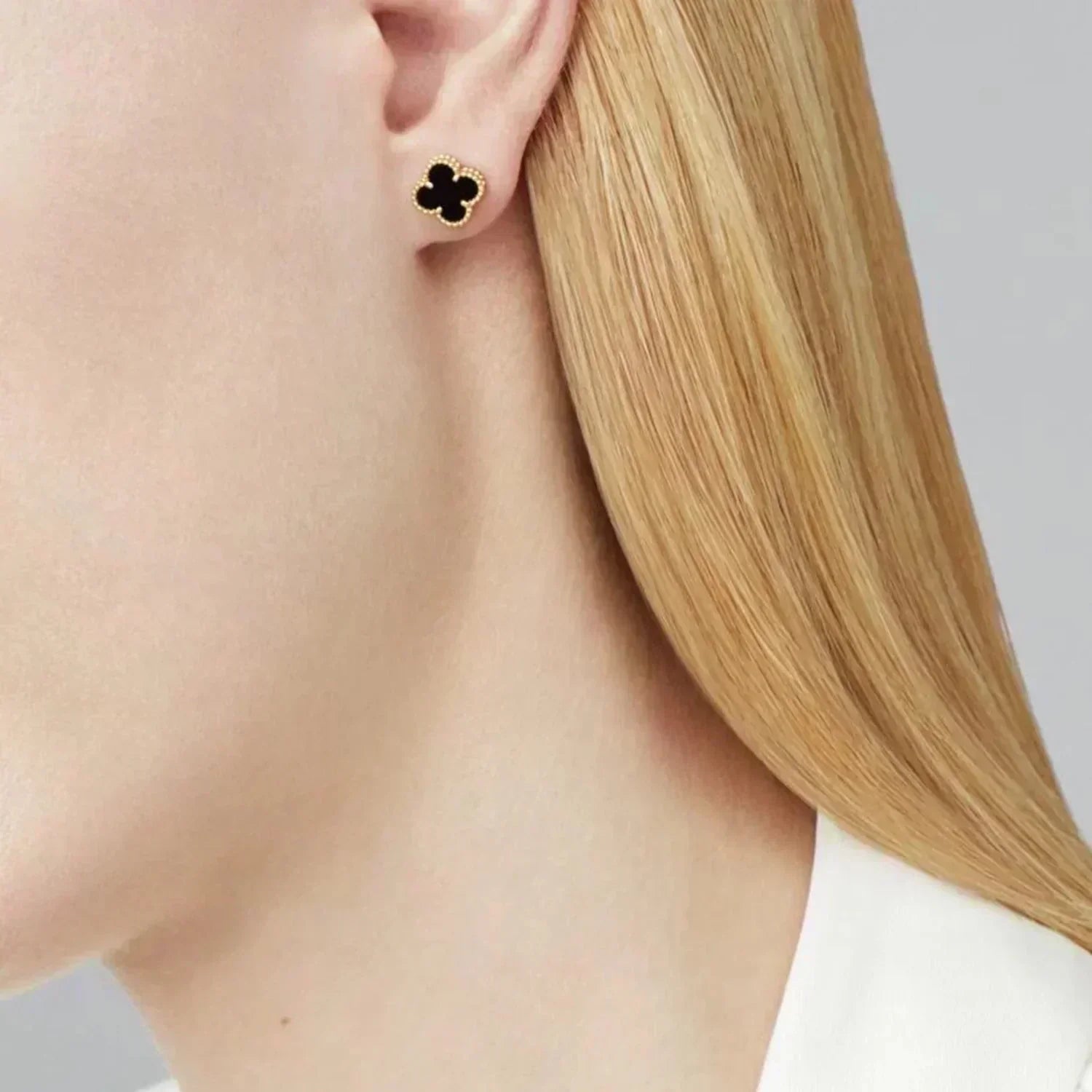 Loco CLOVER MINI 9.5MM BLACK MOP EARRINGS