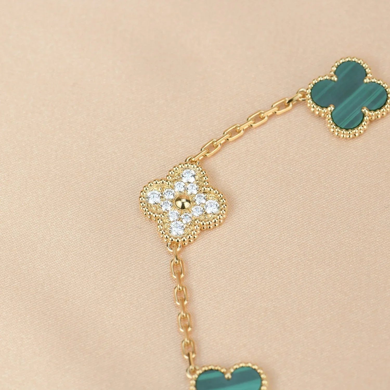 [Loco ]New  CLOVER 5 MOTIF MALACHITE BRACELET COLLECTION