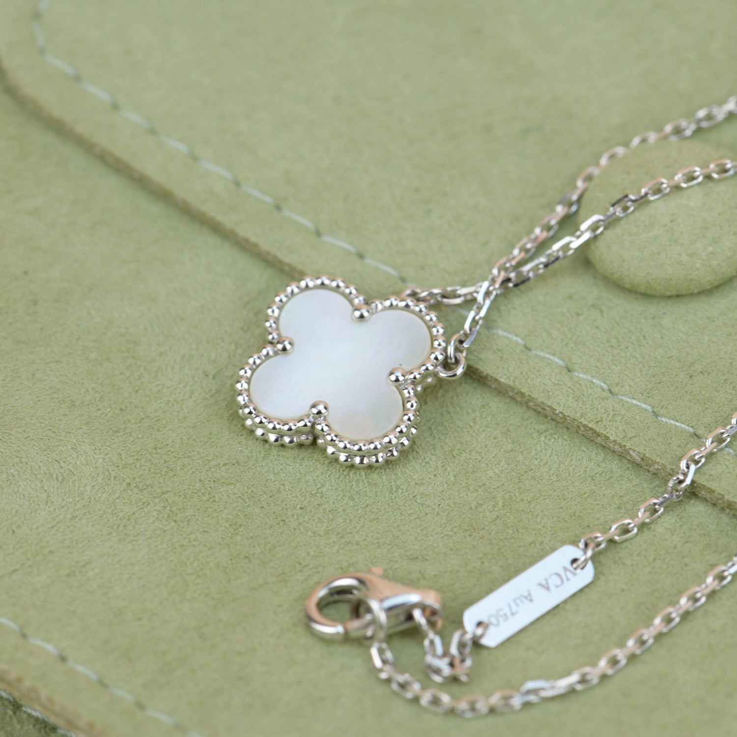 Loco CLOVER  15MM WHITE MOTHER-OF-PEARL SILVER