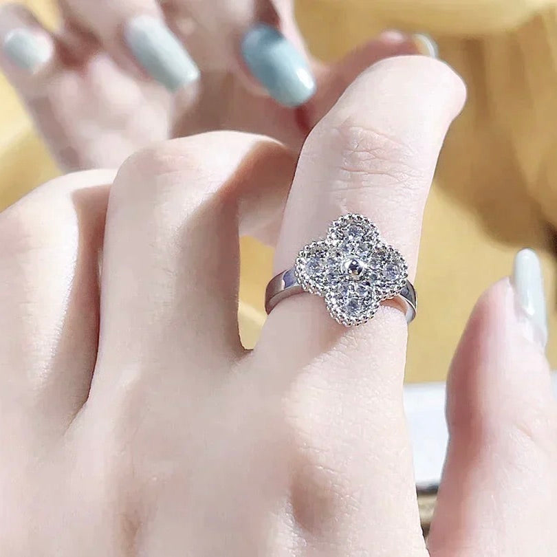 Loco CLOVER DIAMOND RING