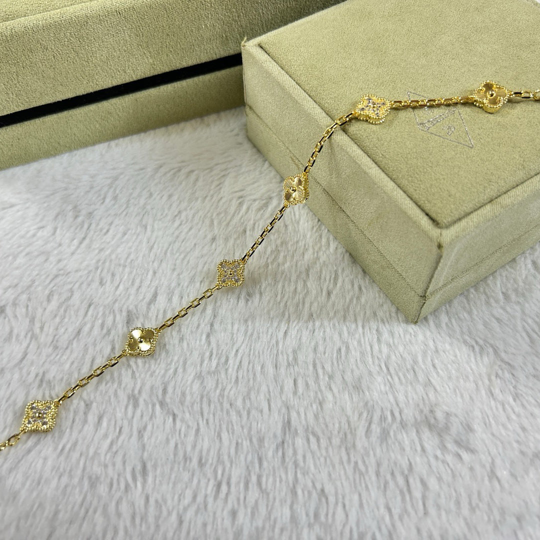 [Loco ]CLOVER 6 MOTIF DIAMOND LASER BRACELET