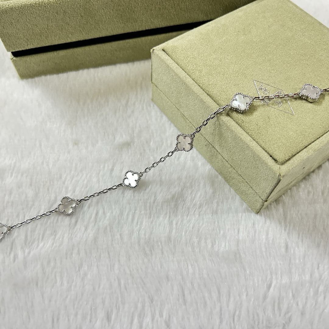 [Loco ]CLOVER 6 MOTIF WHITE MOP BRACELET