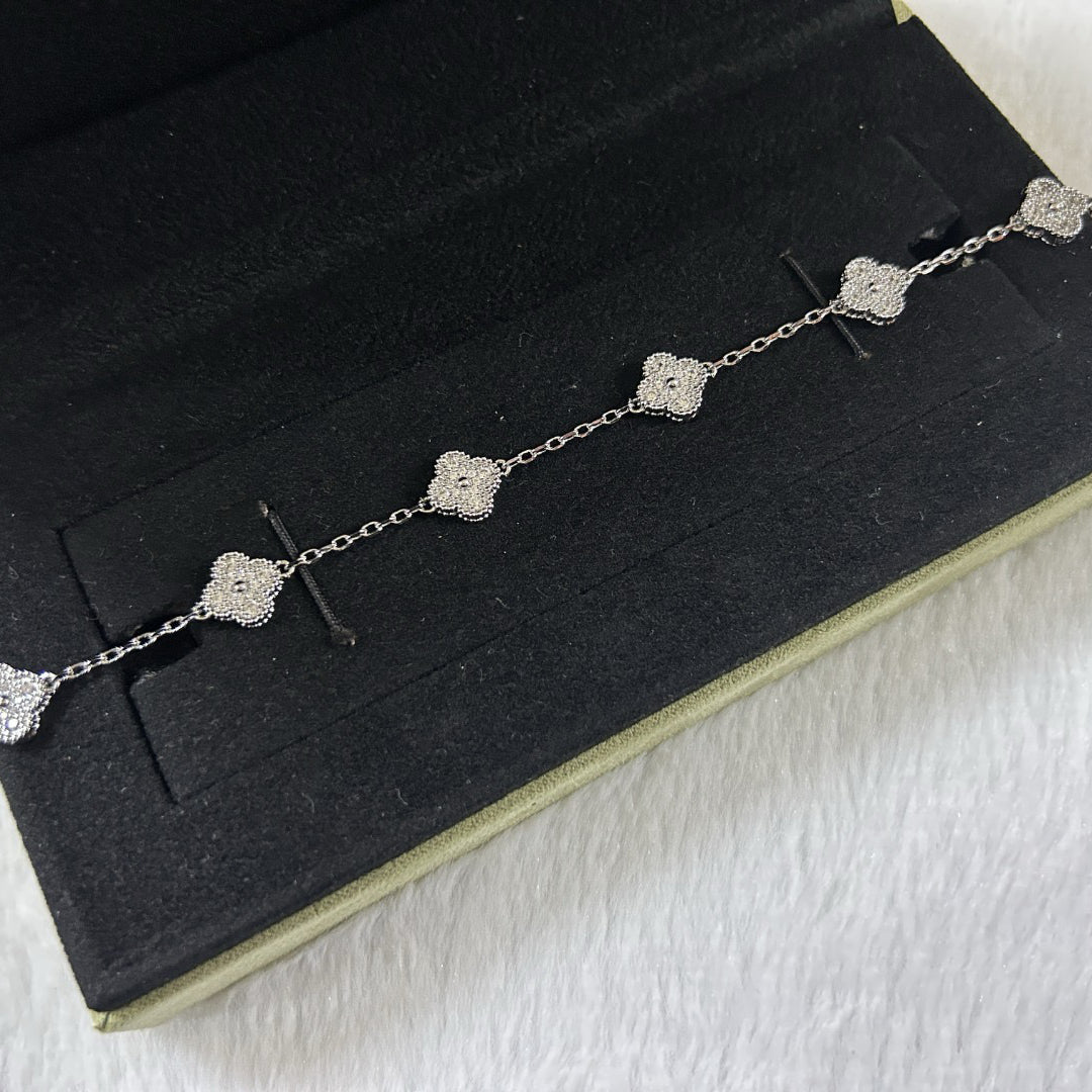 [Loco ]New CLOVER 6 MOTIF DIAMOND BRACELET