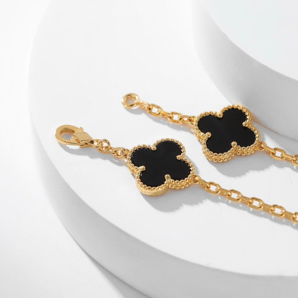 Loco CLOVER 10 MOTIFS ONYX NECKLACE