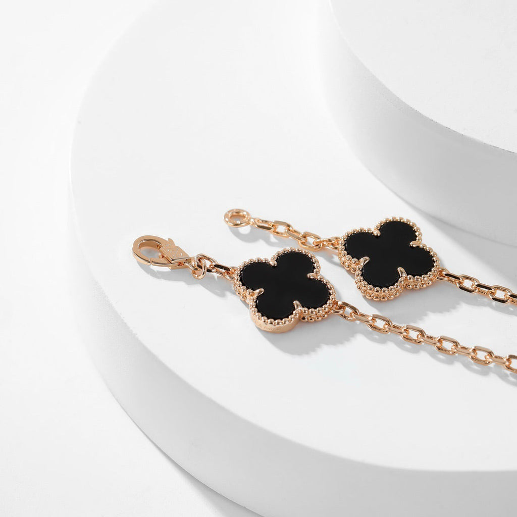 Loco CLOVER 10 MOTIFS ONYX NECKLACE