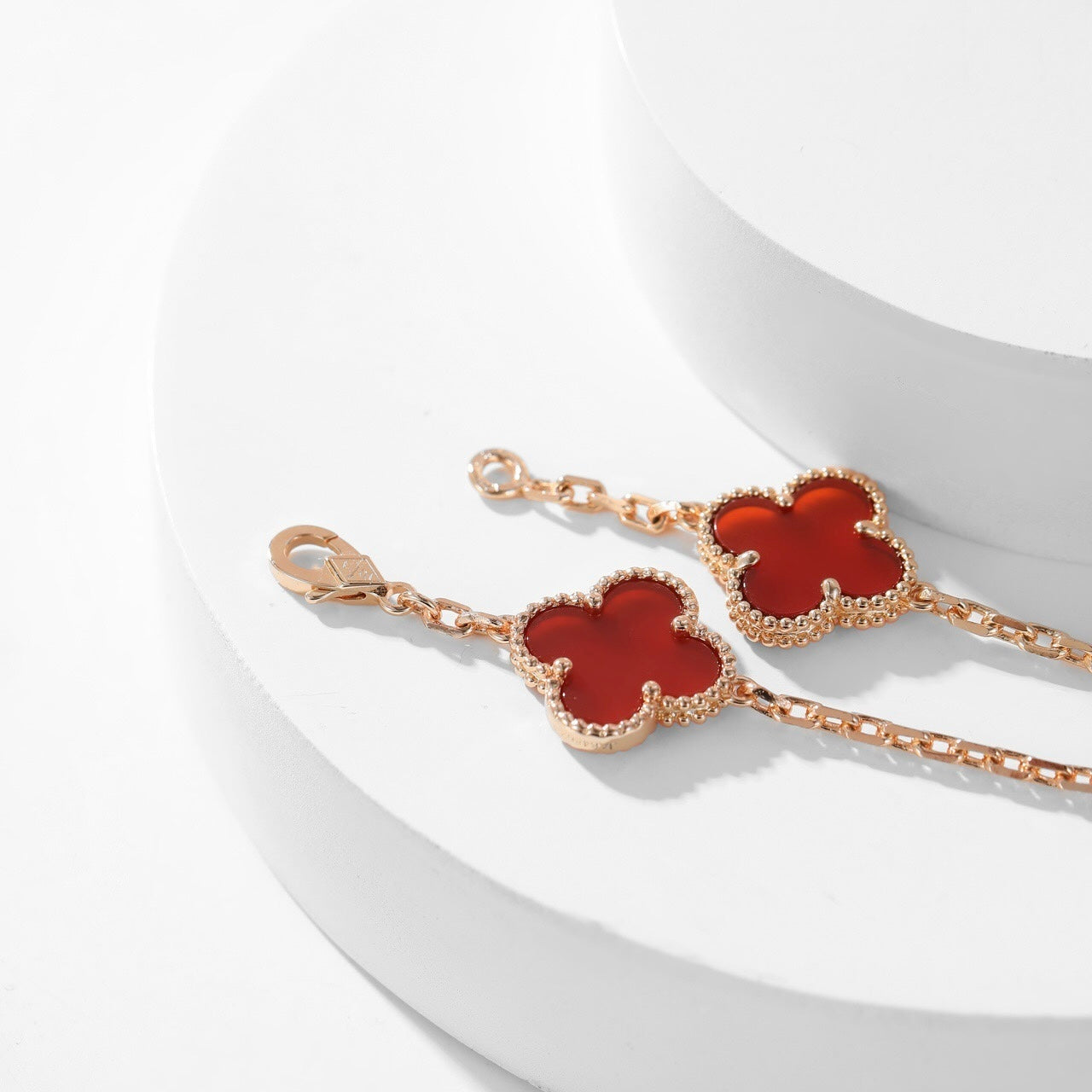 Loco CLOVER 10 MOTIFS CARNELIAN NECKLACE