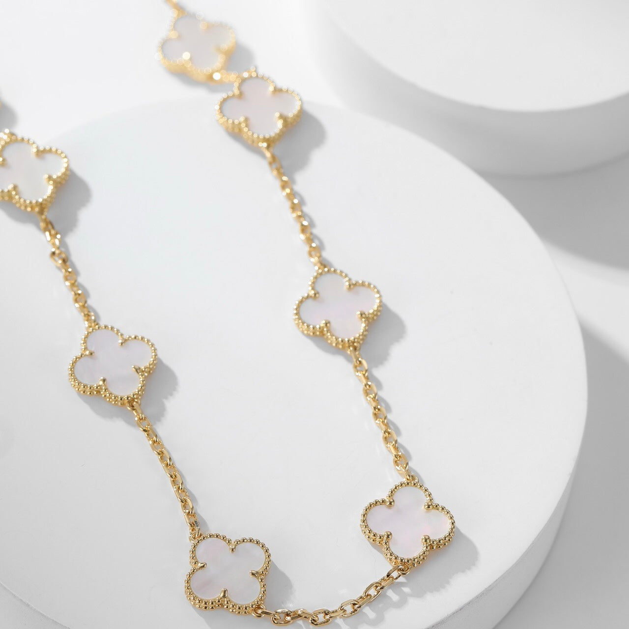 Loco CLOVER 10 MOTIFS WHITE MOTHER OF PEARL NECKLACE