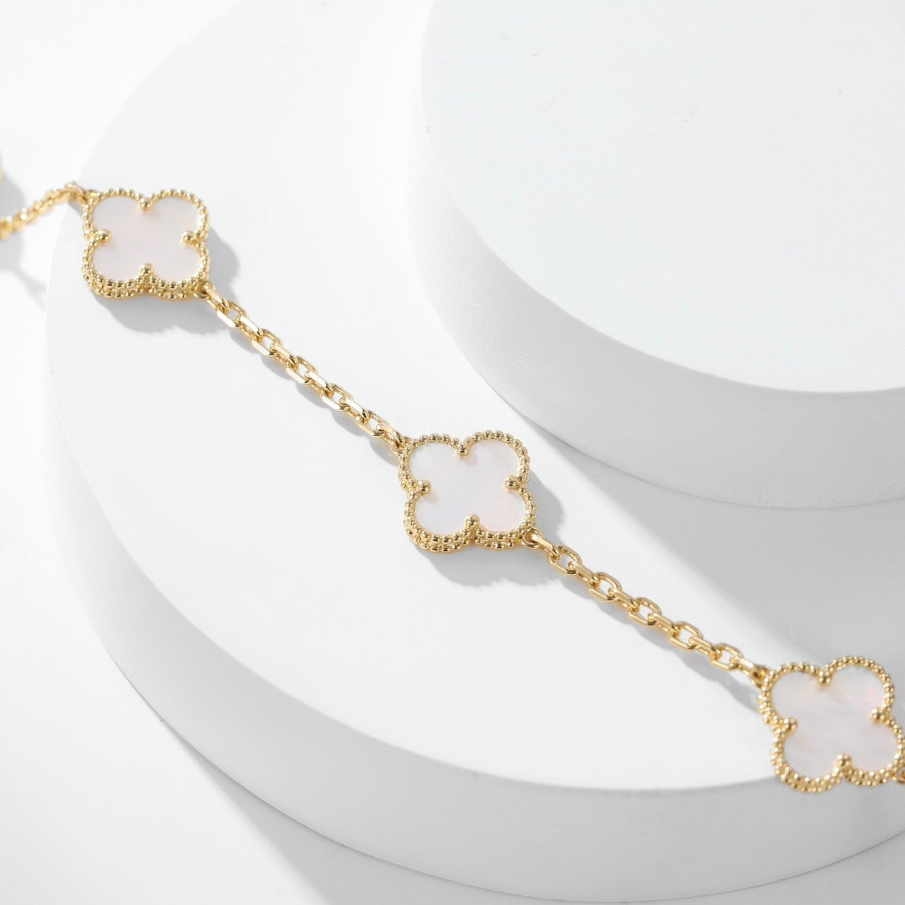 Loco CLOVER 10 MOTIFS WHITE MOTHER OF PEARL NECKLACE