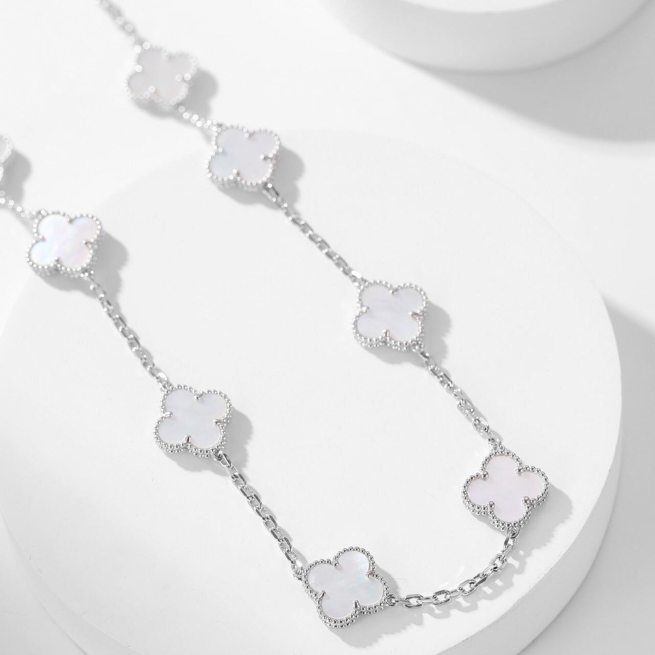 Loco CLOVER 10 MOTIFS WHITE MOTHER OF PEARL NECKLACE