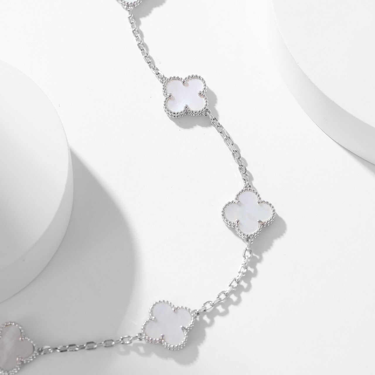 Loco CLOVER 10 MOTIFS WHITE MOTHER OF PEARL NECKLACE