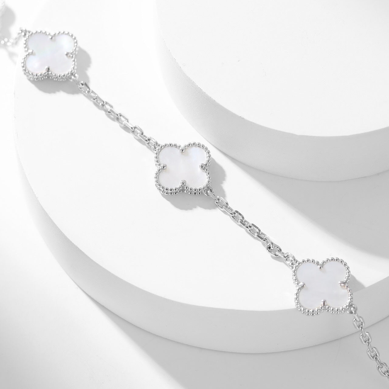 Loco CLOVER 10 MOTIFS WHITE MOTHER OF PEARL NECKLACE