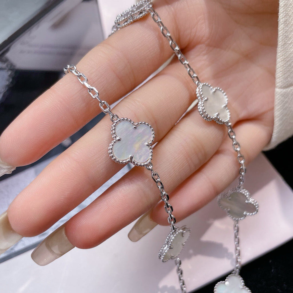 Loco CLOVER 10 MOTIFS WHITE MOTHER OF PEARL NECKLACE