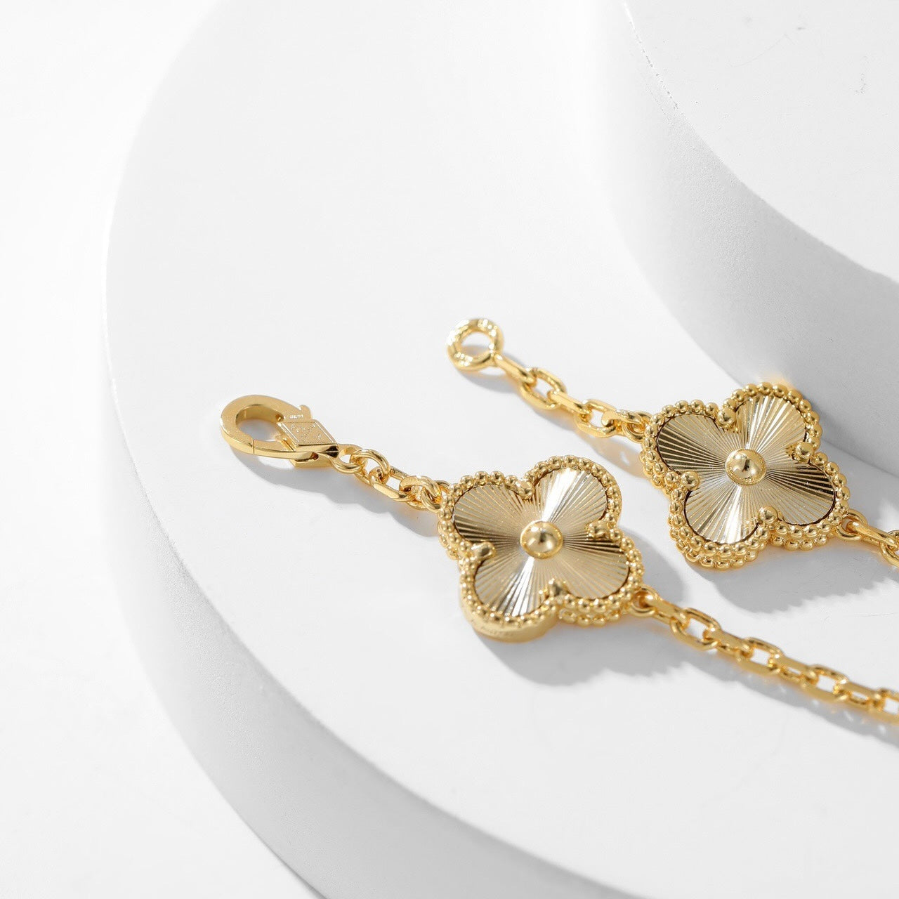 Loco CLOVER 10 MOTIFS LASER NECKLACE