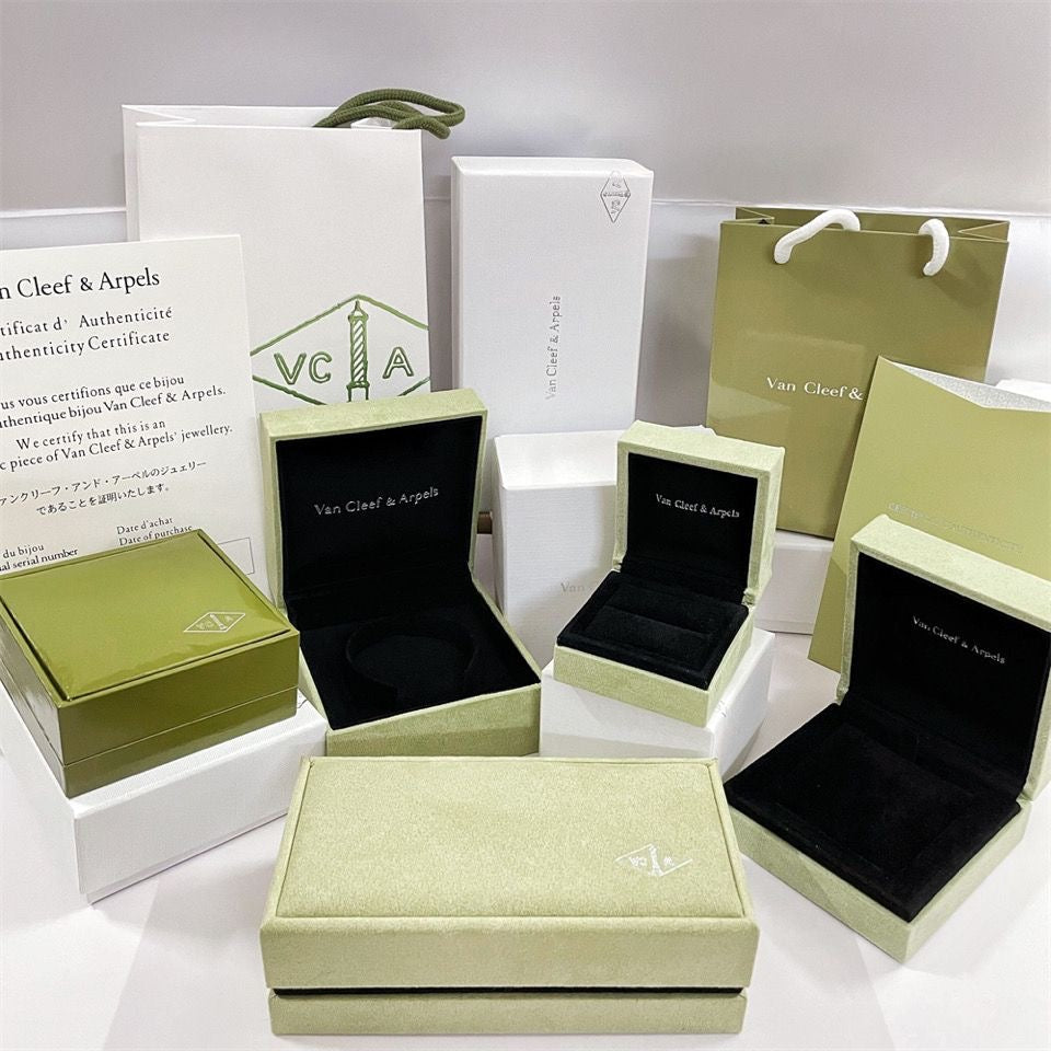 Loco VA CLOVER BRACELET NECKLACE RING BOX GIFT BAG
