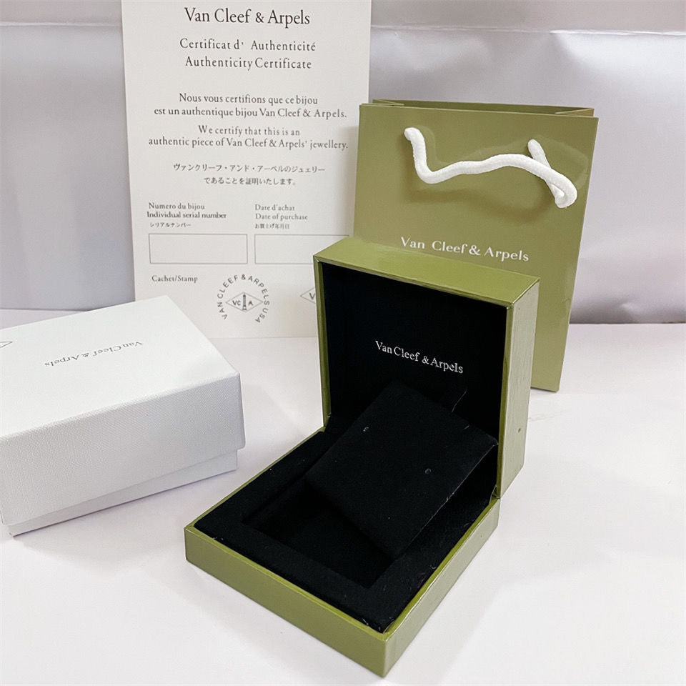 Loco VA CLOVER BRACELET NECKLACE RING BOX GIFT BAG