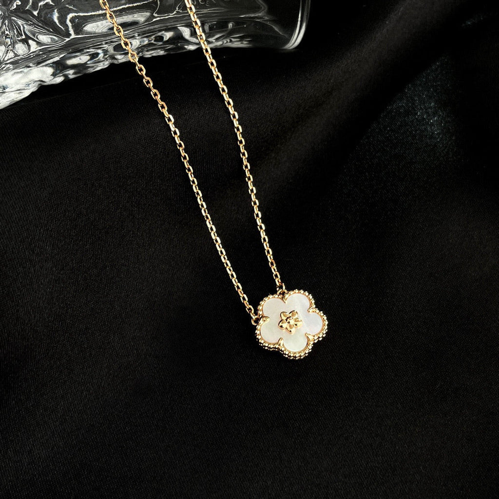 Loco LUCKY  WHITE MOP  PLUM BLOSSOM NECKLACE