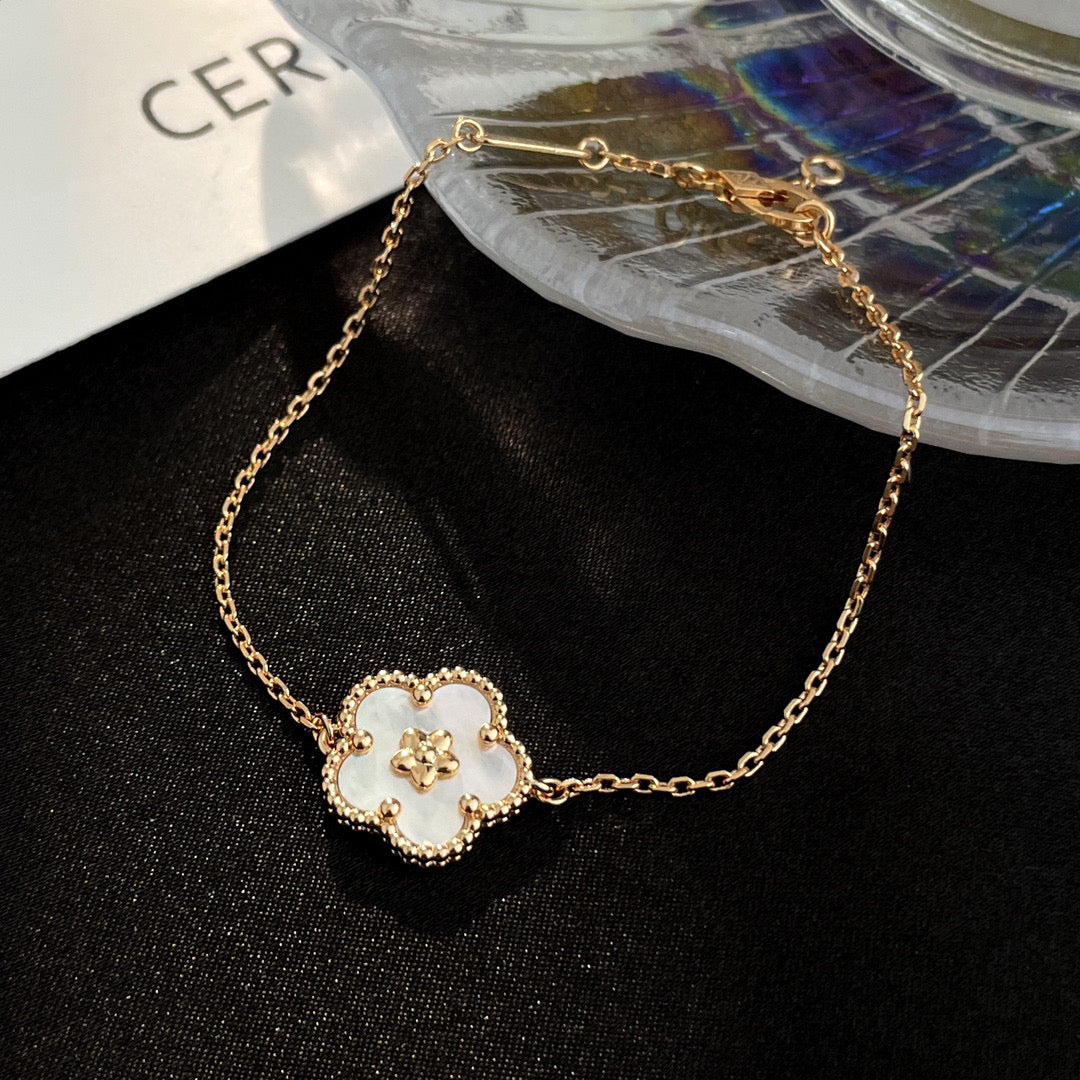 Loco LUCKY WHITE MOP PLUM BLOSSOM  BRACELET