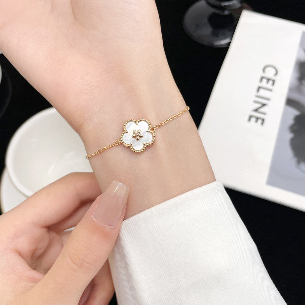 Loco LUCKY WHITE MOP PLUM BLOSSOM  BRACELET