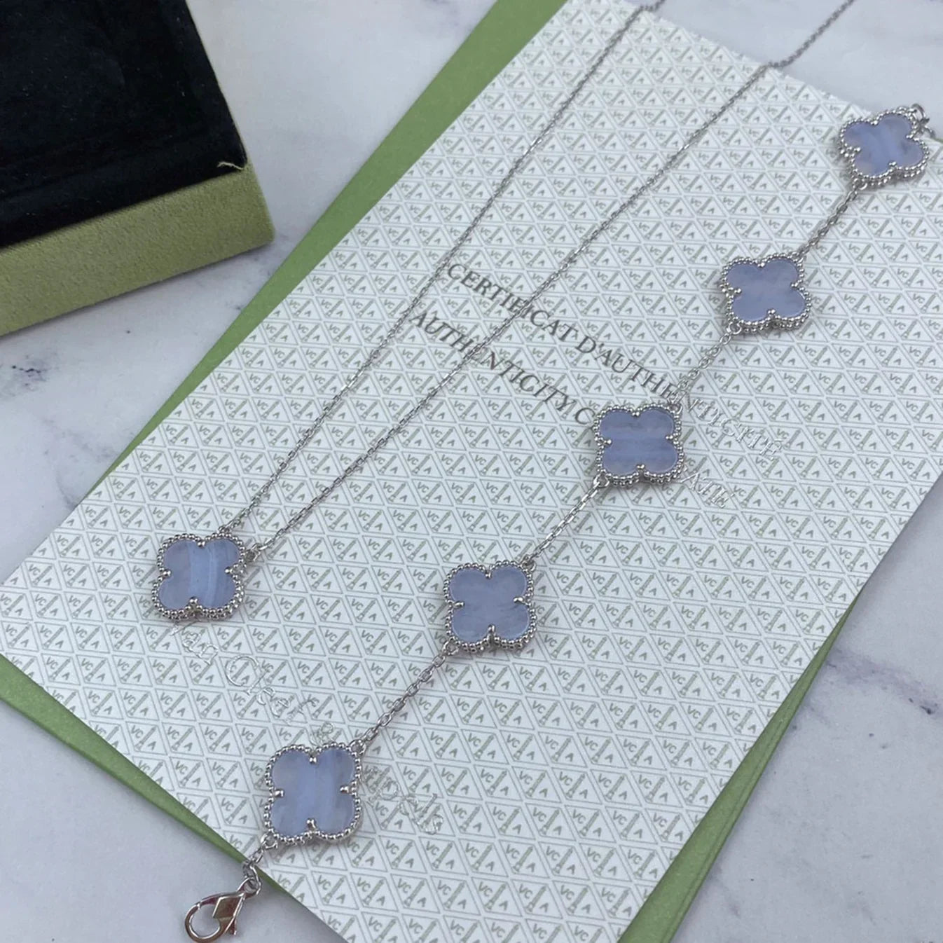 [Loco ]New  CLOVER 5 MOTIF PURPLE CHALCEDONY BRACELET COLLECTION