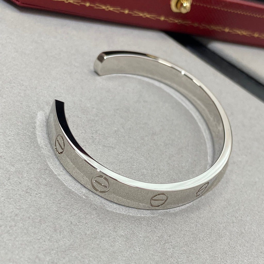 Loco LOVE BRACELET 6.1MM 1 DIAMOND OPEN CUFF