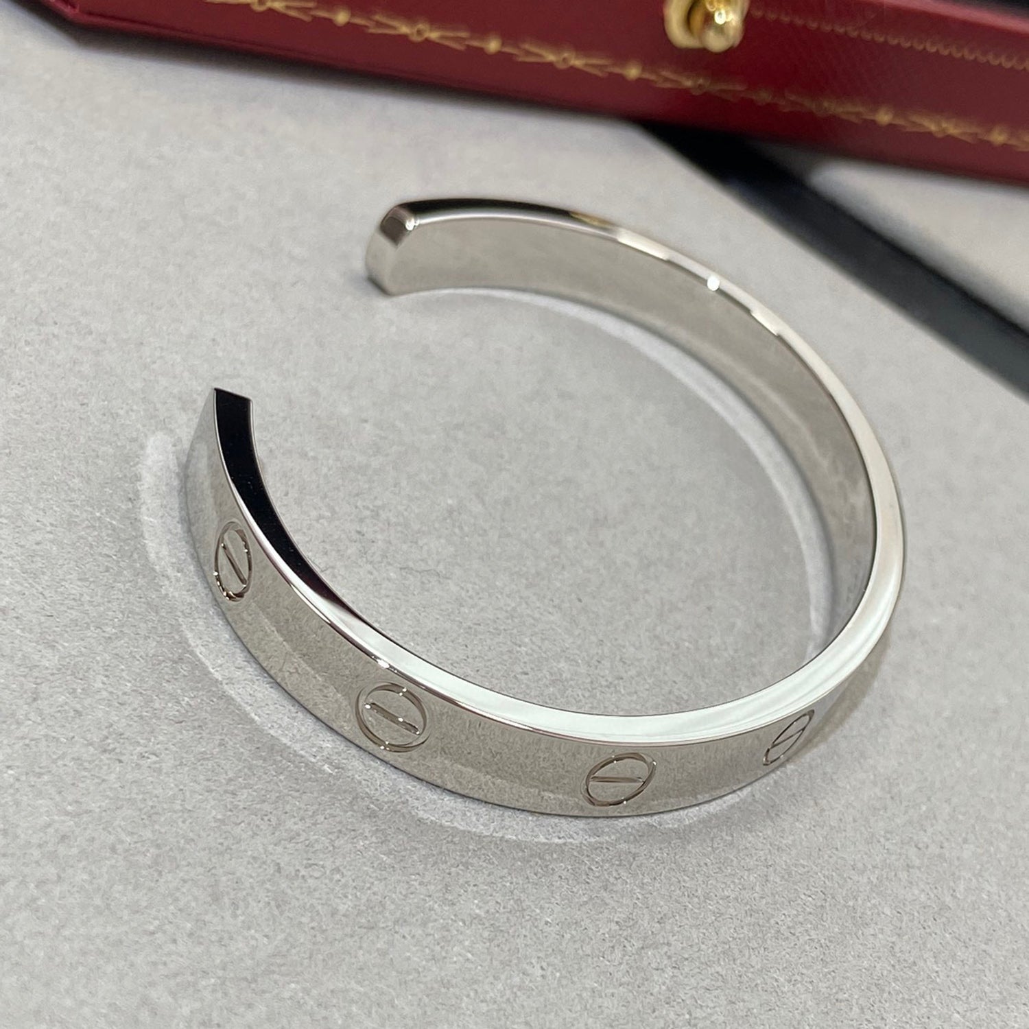 Loco LOVE BRACELET 6.1MM 1 DIAMOND OPEN CUFF