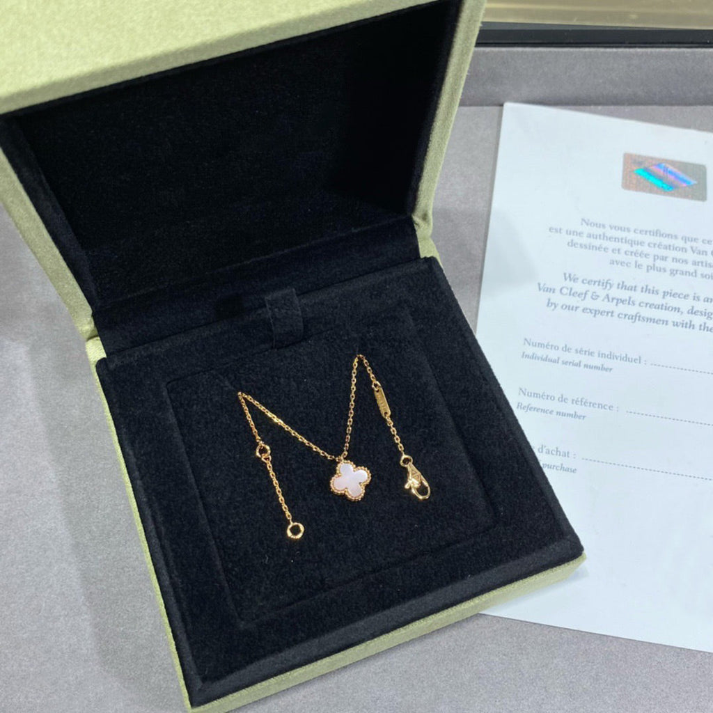 Loco CLOVER 15MM PINK MOTHER-OF-PEARL SINGLE FLOWER NECKLACE