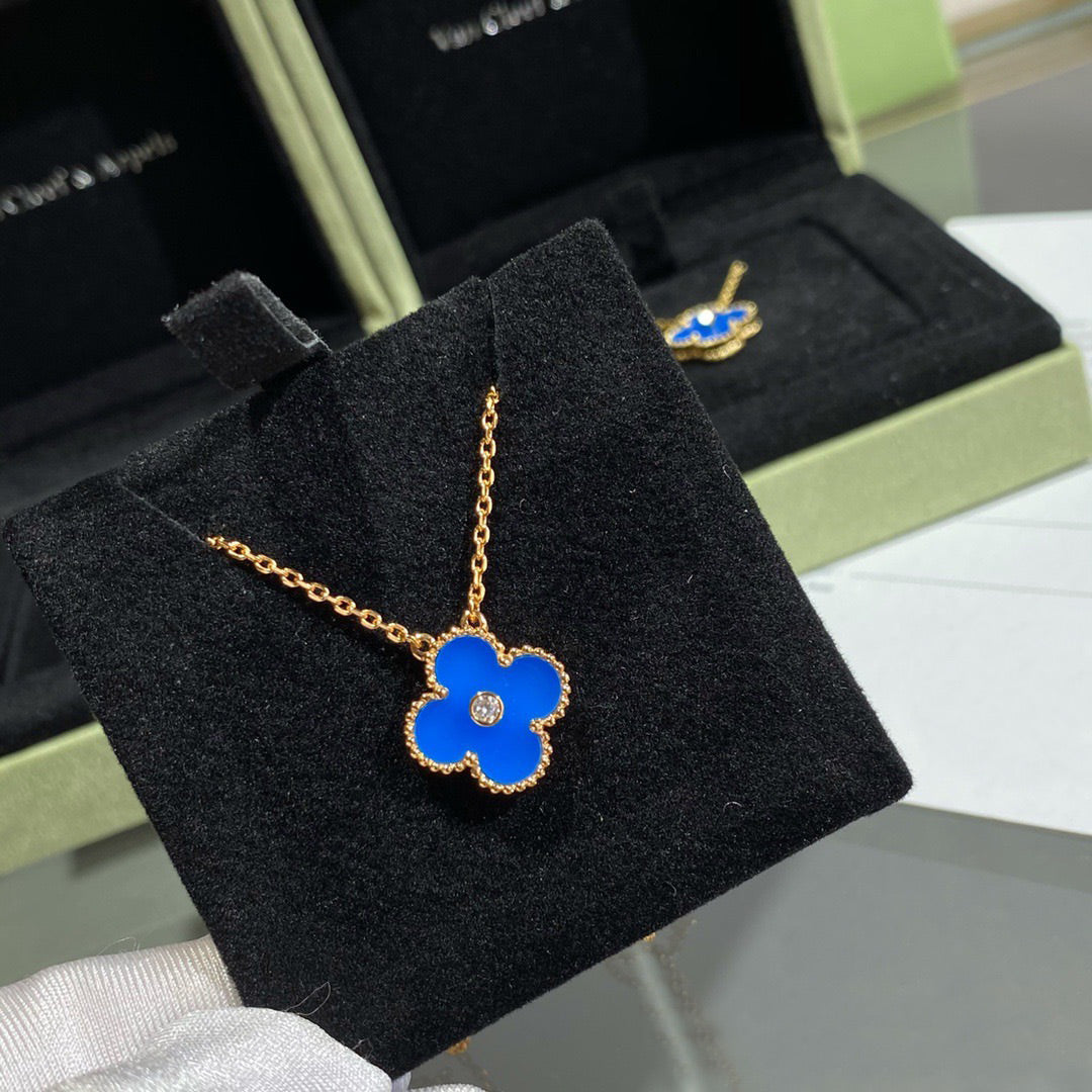 Loco CLOVER 15MM DIAMOND AND BLUE AGATE NECKLACE