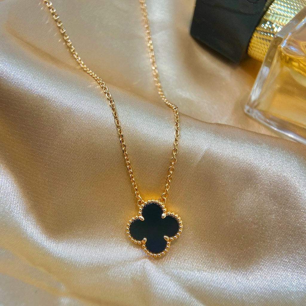 Loco CLOVER 15MM BLACK ONYX SINGLE FLOWER NECKLACE