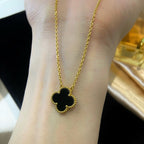 Loco CLOVER 15MM BLACK ONYX SINGLE FLOWER NECKLACE