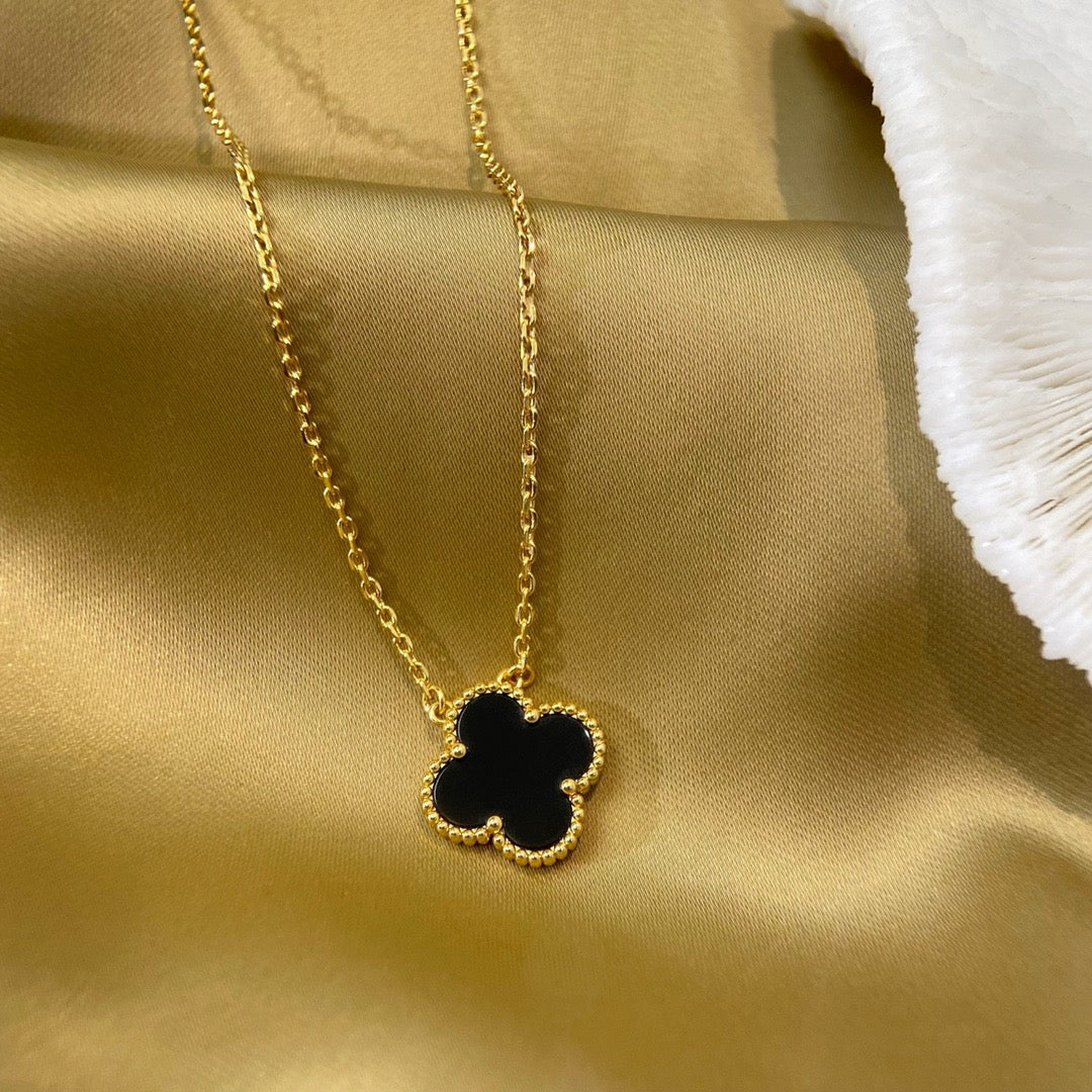 Loco CLOVER 15MM BLACK ONYX SINGLE FLOWER NECKLACE