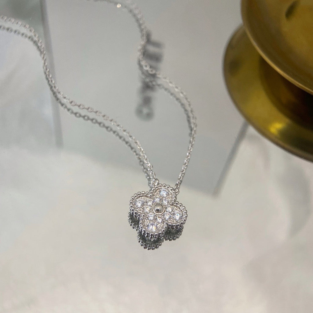 Loco CLOVER 15MM DIAMOND SINGLE FLOWER NECKLACE